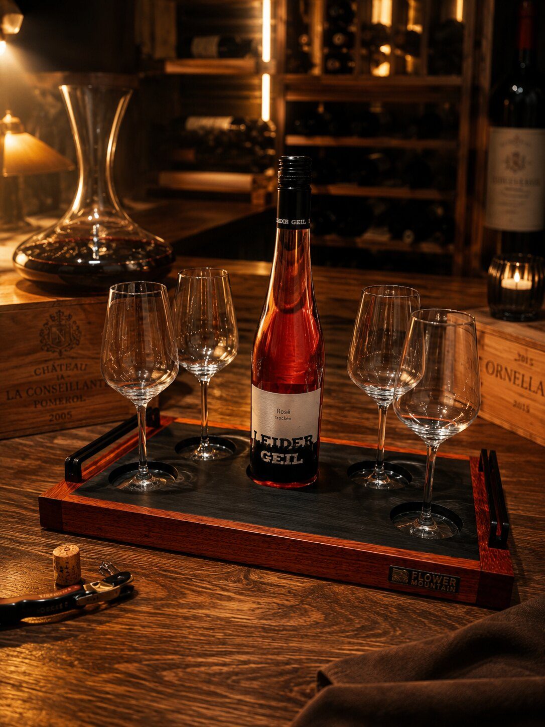 Weinboard mit Griffen — Mooreiche · Padouk