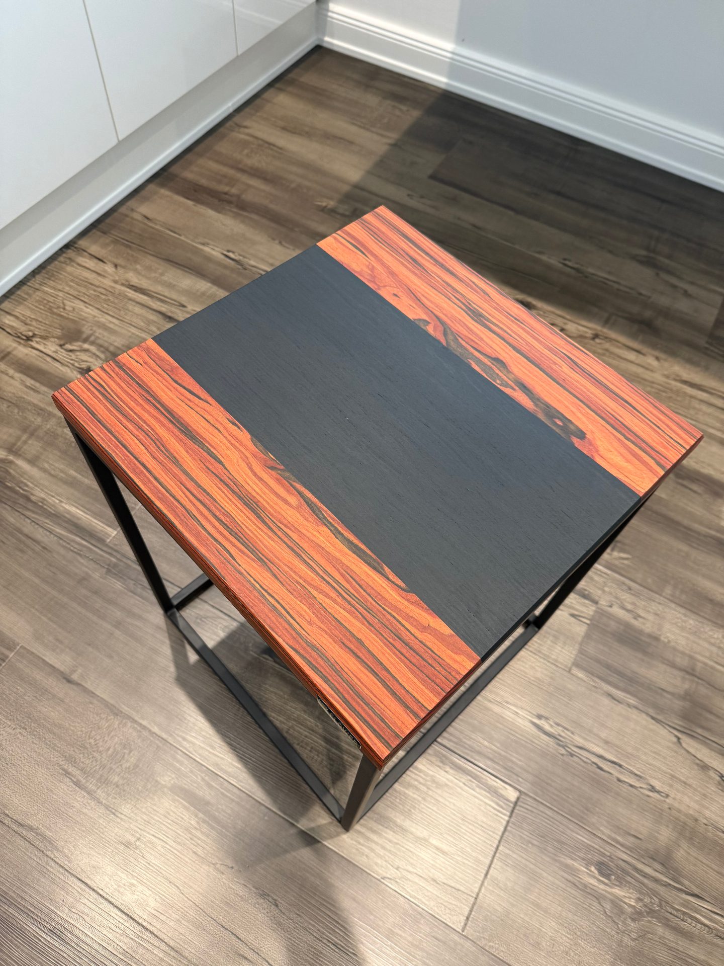 Beistelltisch · Cocobolo Palisander — Cocobolo Palisander · Black SaRaiFo